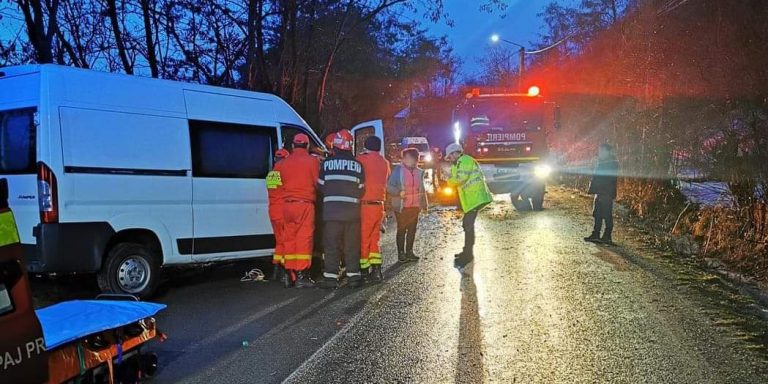 (FOTO) Ilișua: Bărbat rănit și transportat la spital, în urma unui accident de circulație